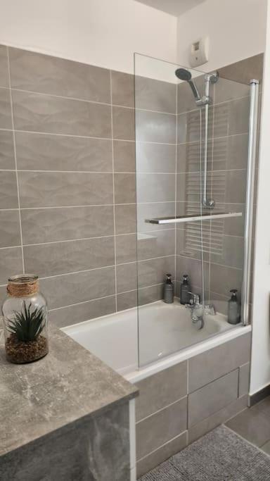 Elegance Et Charme Aux Portes De Paris Saint-Ouen  Ngoại thất bức ảnh